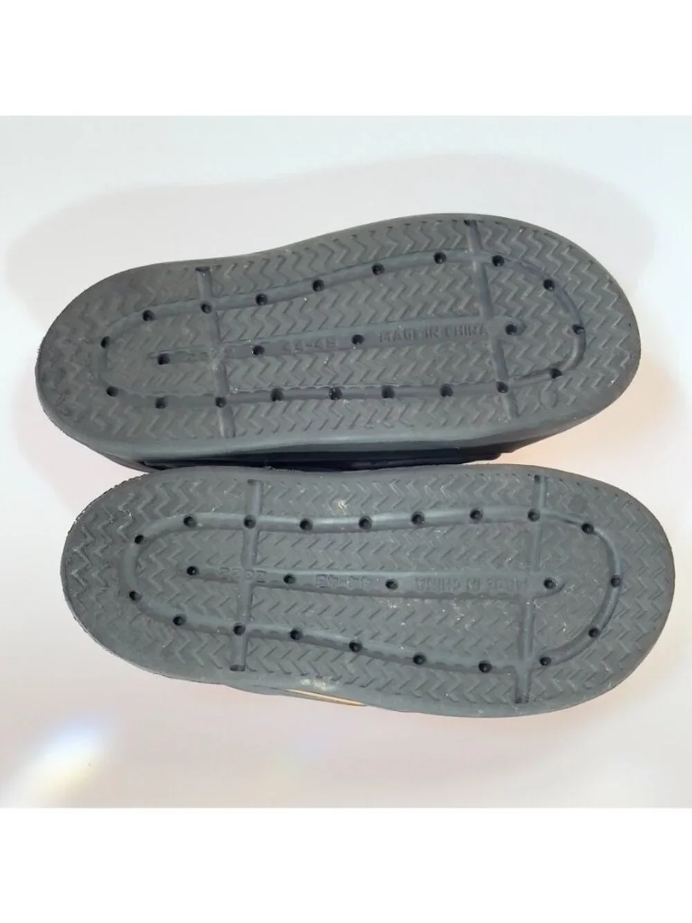 Unisex Black & Orange Open-Toe Rubber Slip-On Sandals With Contoured Footbed